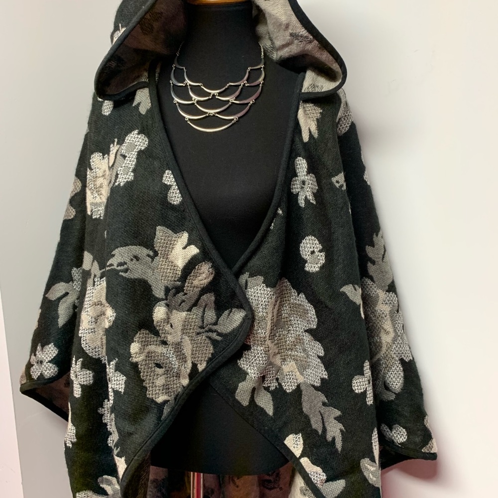 LUCKY BRAND REVERSIBLE HOODED PONCHO
